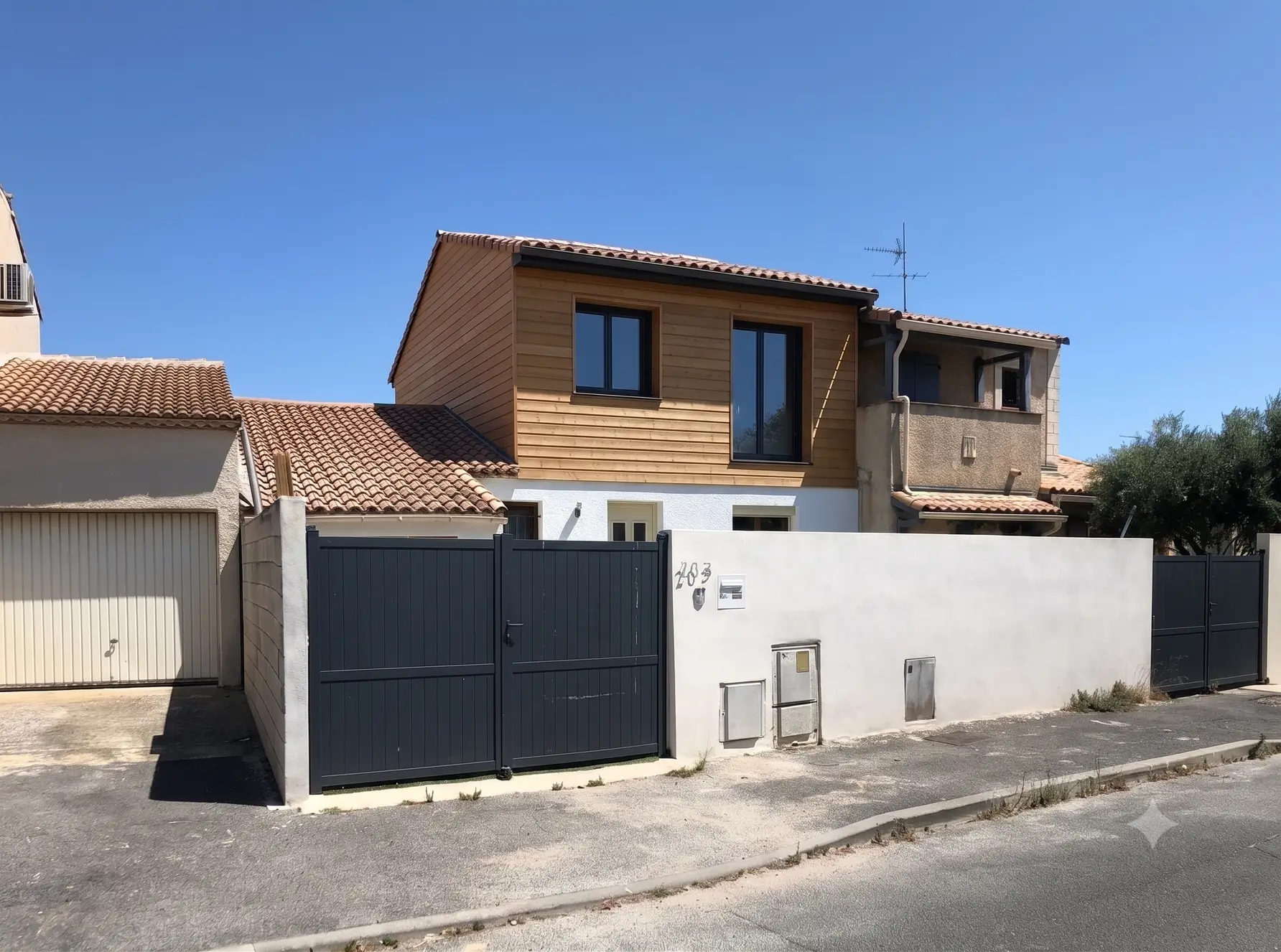 Avant/Après surélévation de maison en ossature bois